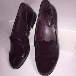 NEW BANDOLINO Burgundy Flats SZ 7
